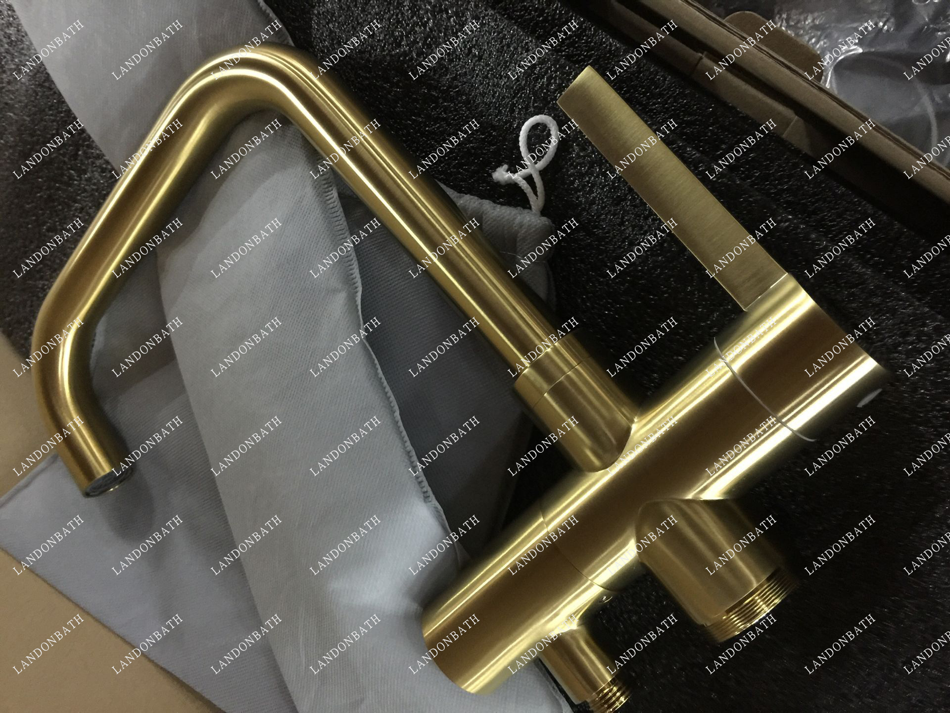 Swivel Spout Floor Mount Bathtub Faucet Freestanding Tub Filler Standing Bath Shower Faucets with Handheld Shower Mixer Taps