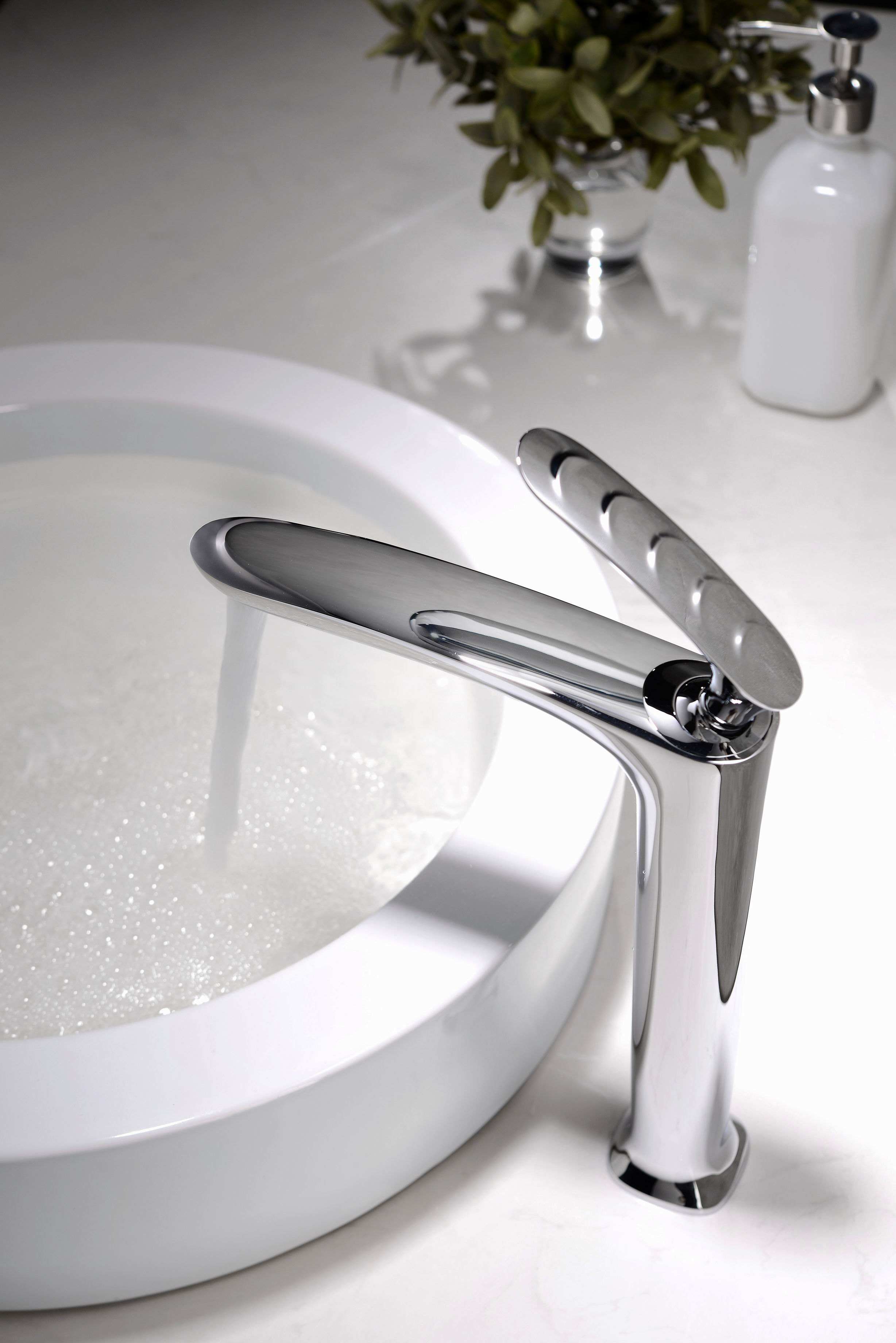 Wholesale superior quality single handle brass basin mixer taps faucet