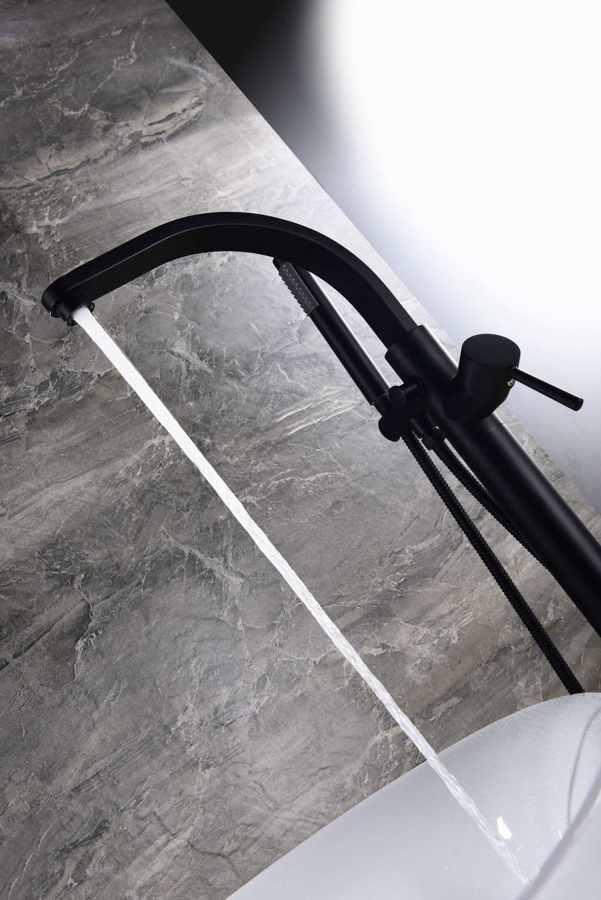 Modern Design Single Handle Floor Free Stand Black Bathtub Faucet Matte Black Bath Shower Faucet With Hand Shower