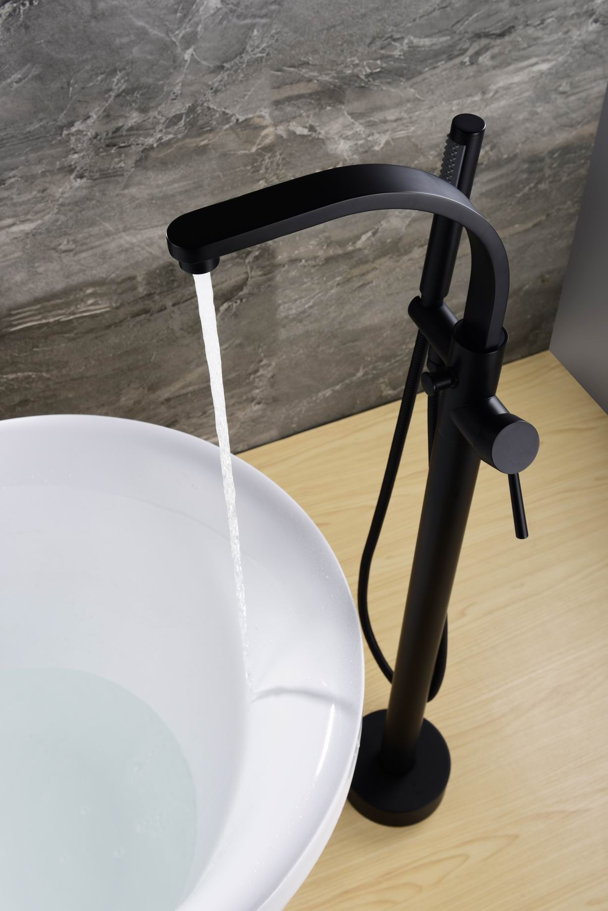 Modern Design Single Handle Floor Free Stand Black Bathtub Faucet Matte Black Bath Shower Faucet With Hand Shower