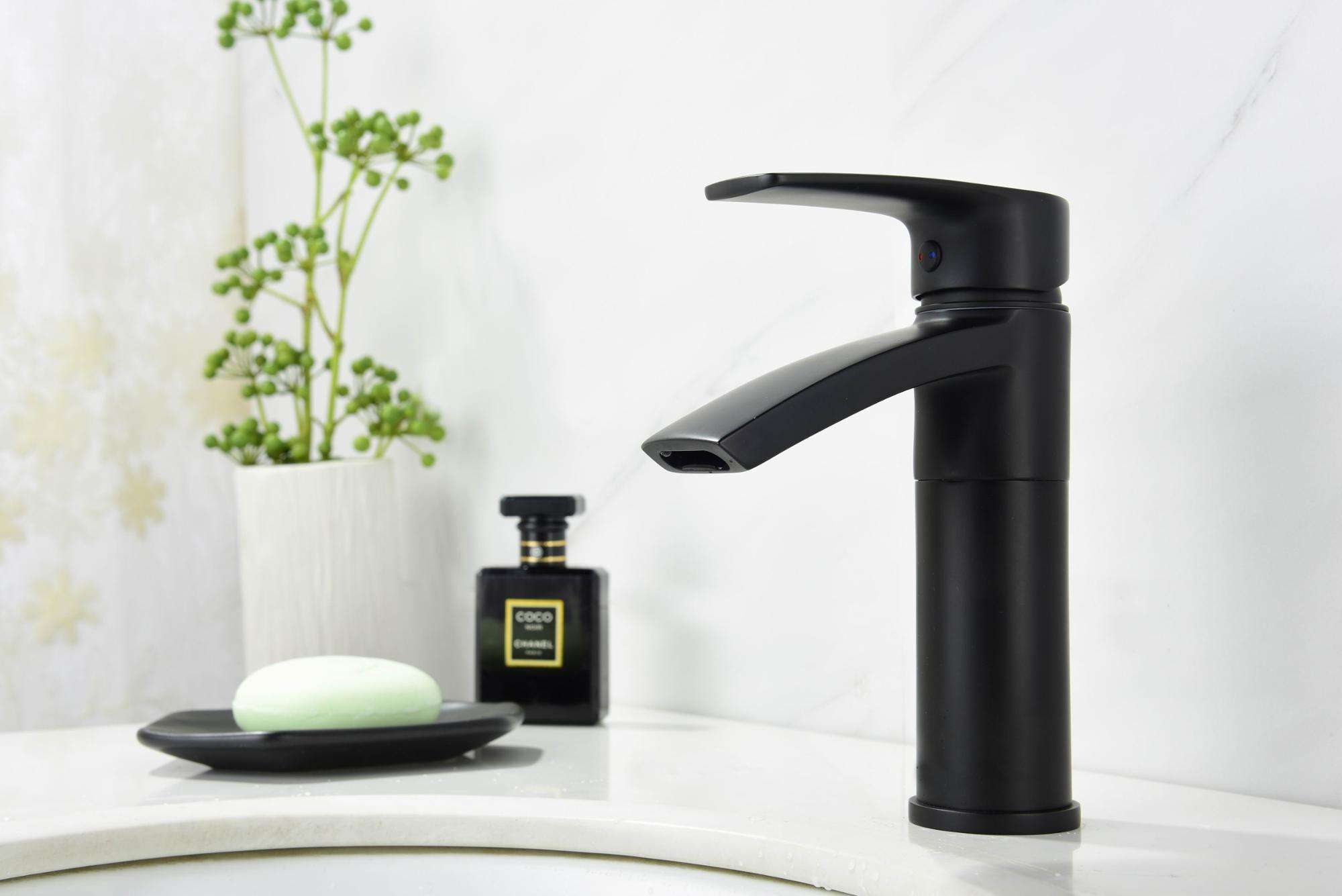 High Quality Lead-free Brass cUPC CE Certified Single Handle Basin Vanity Bathroom Water Tap