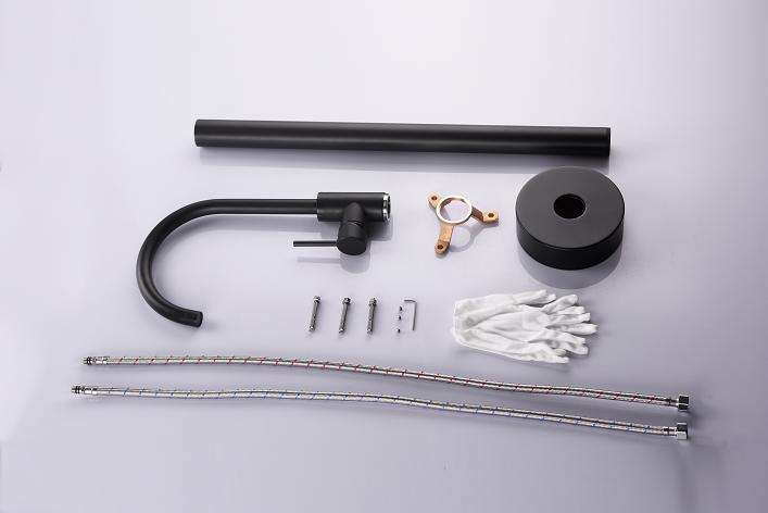 Matte Black Free Standing Bathtub Faucet