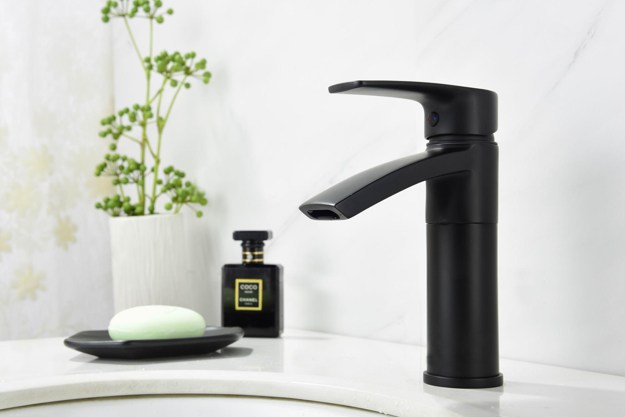 High Quality Lead-free Brass cUPC CE Certified Single Handle Basin Vanity Bathroom Water Tap